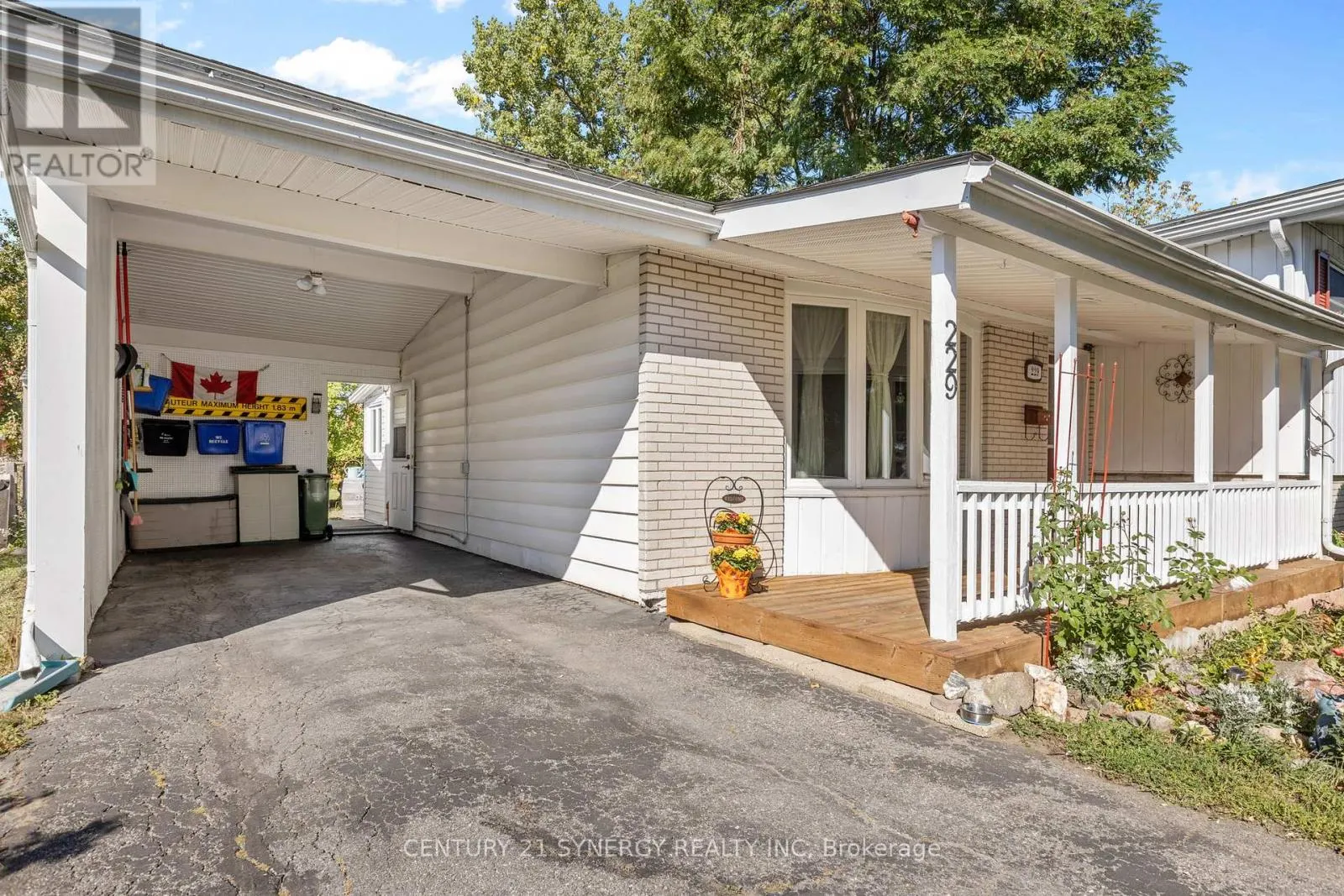 229 KENNEDY LANE W
