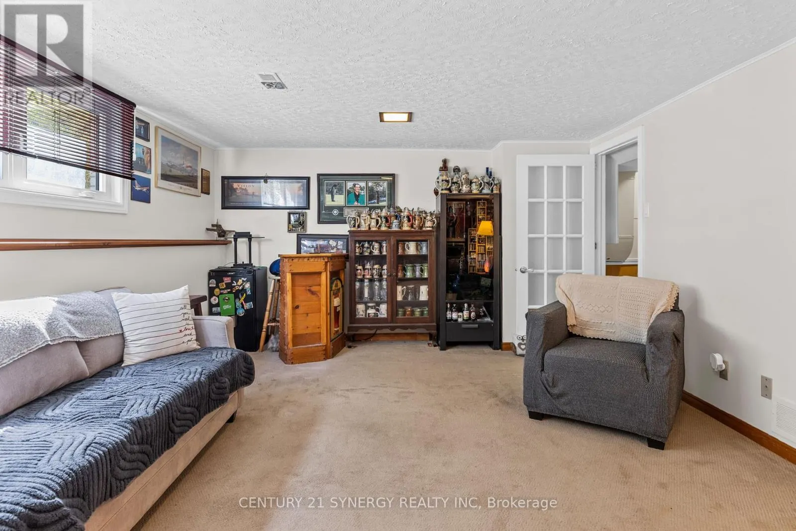 229 KENNEDY LANE W