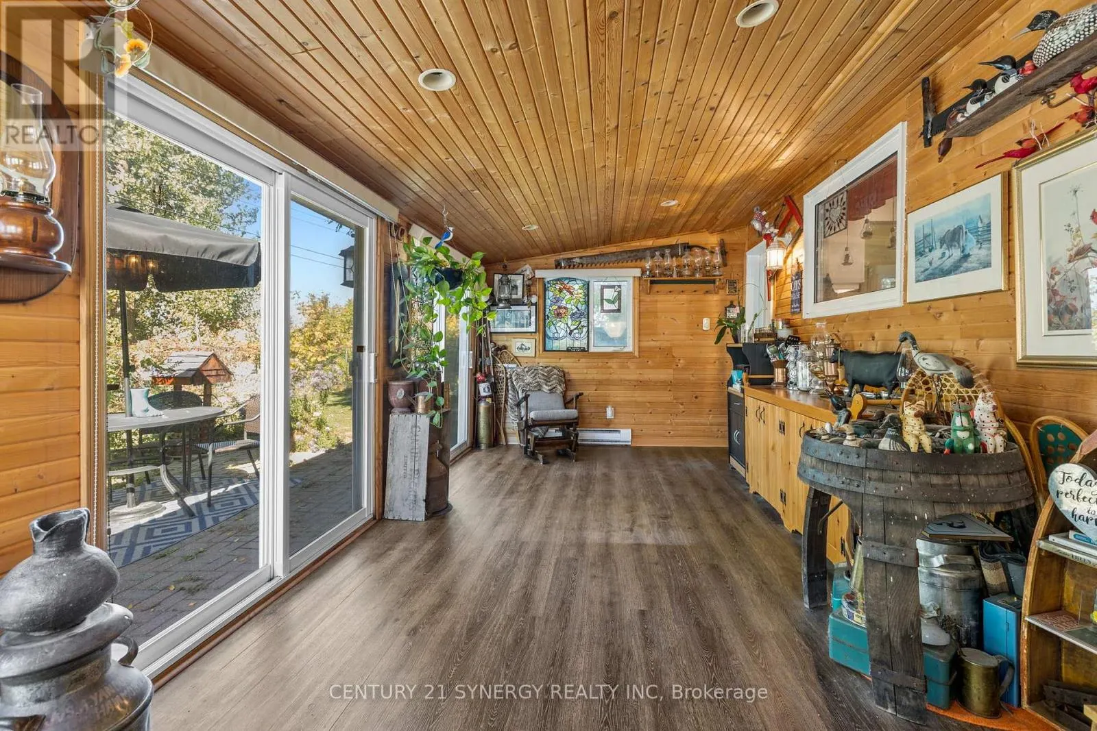 229 KENNEDY LANE W