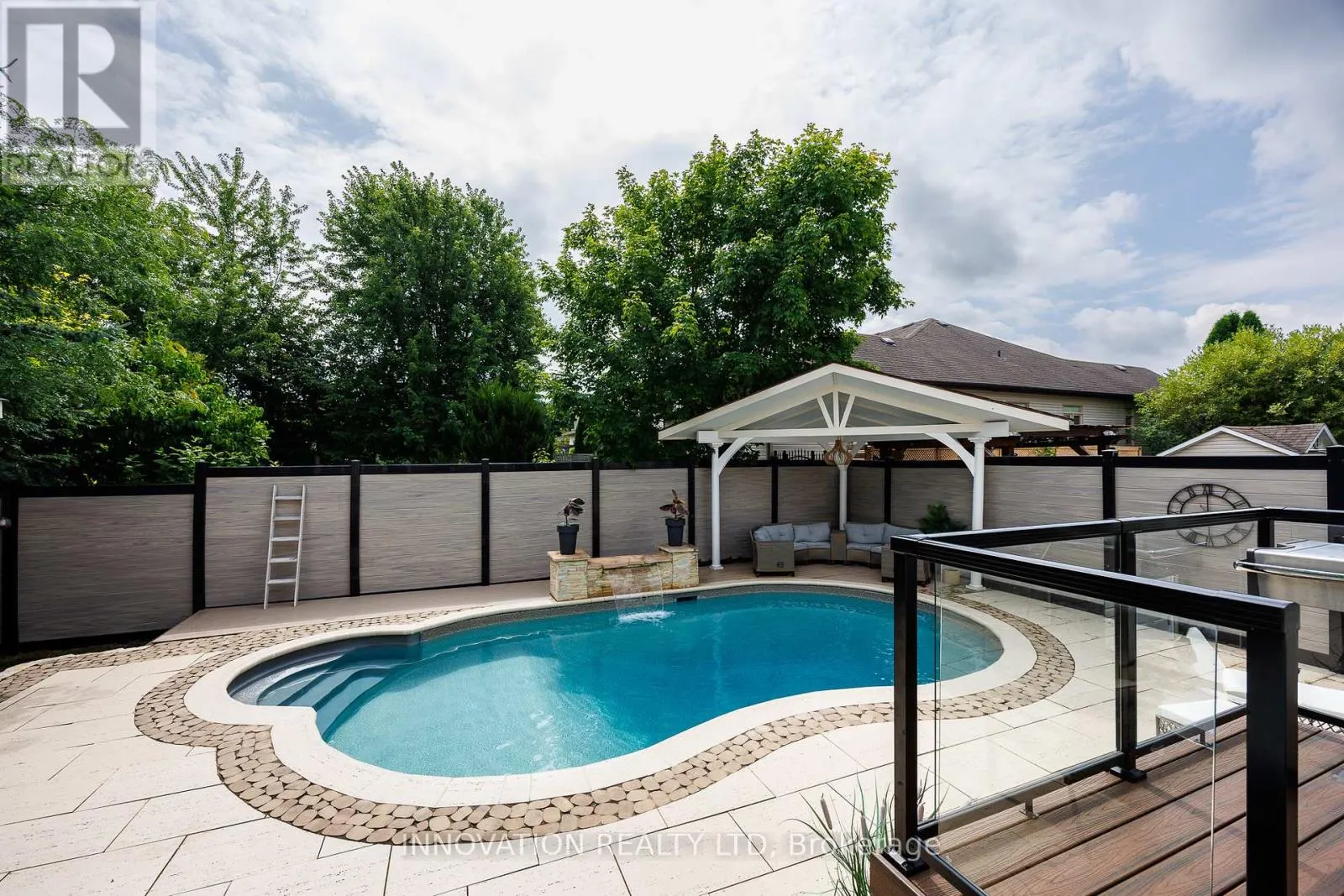 534 LANDSWOOD WAY