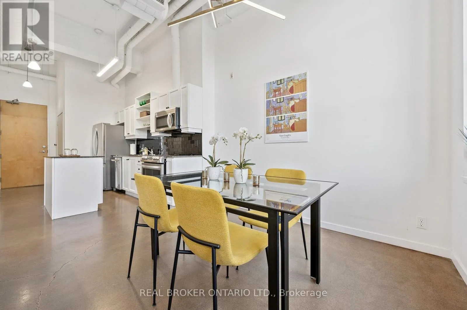 128 - 404 KING STREET WEST STREET W