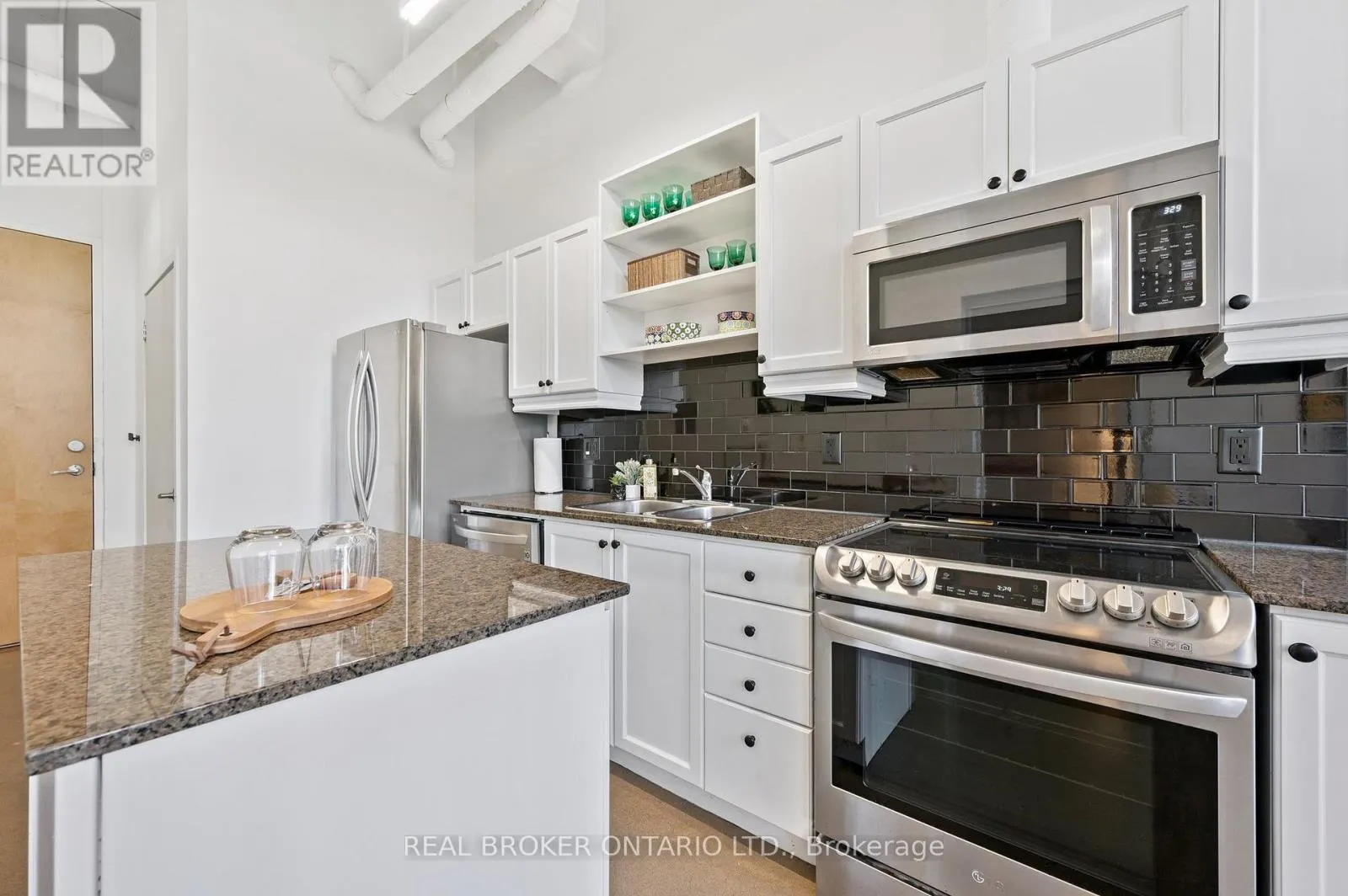 128 - 404 KING STREET WEST STREET W