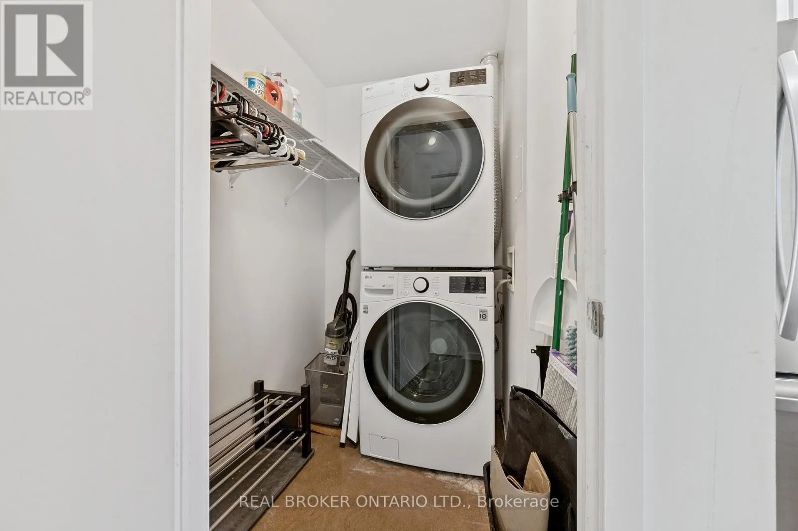 128 - 404 KING STREET WEST STREET W