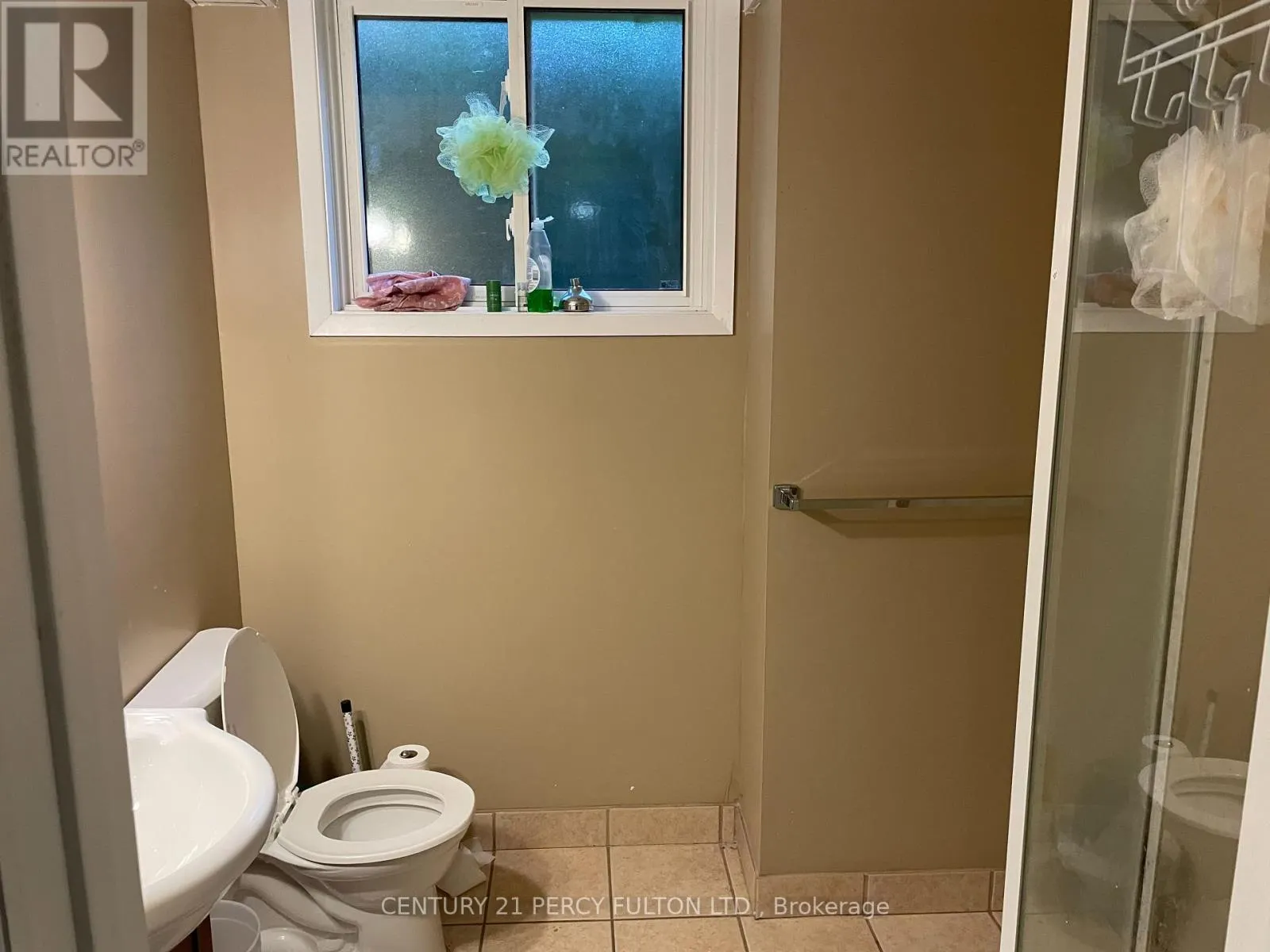 2 TRELAWN PARKWAY E
