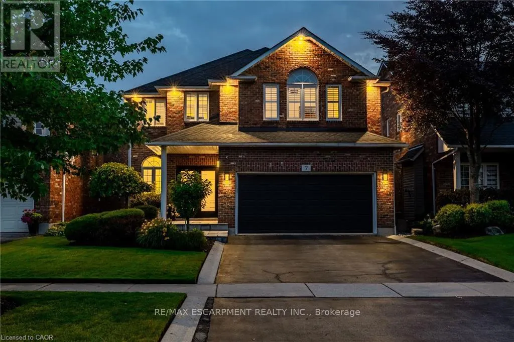 7 VOLTERRA COURT