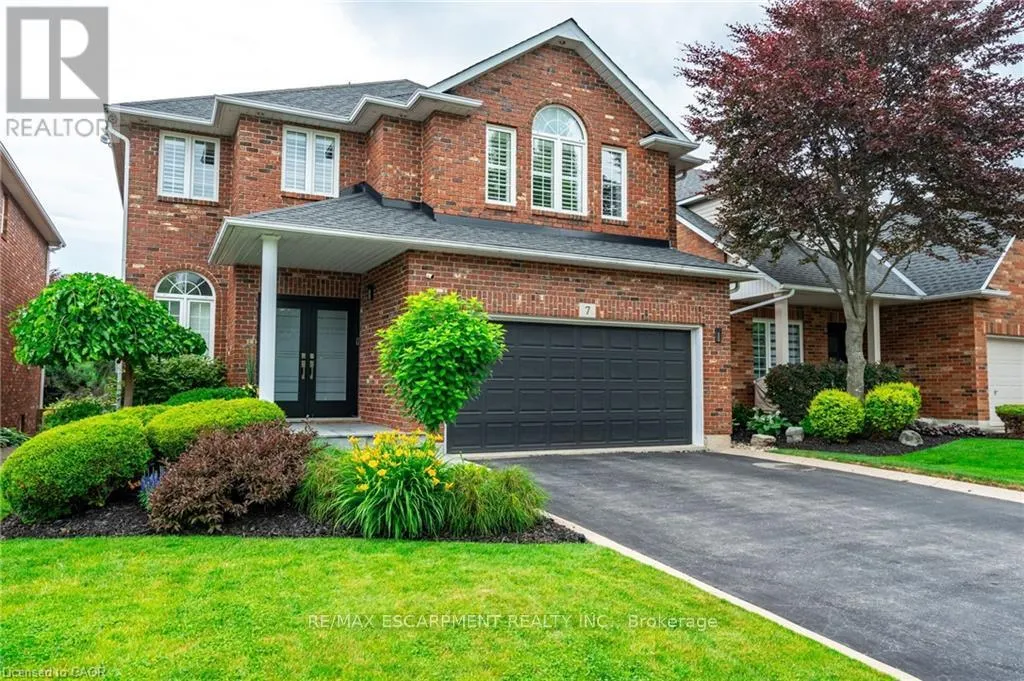 7 VOLTERRA COURT