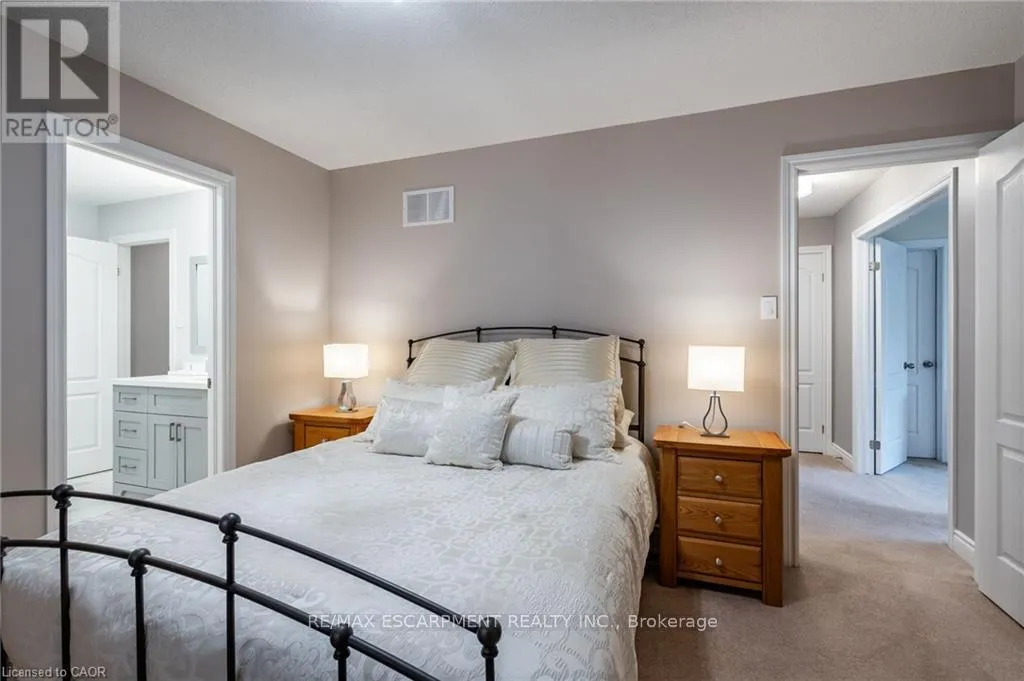 7 VOLTERRA COURT