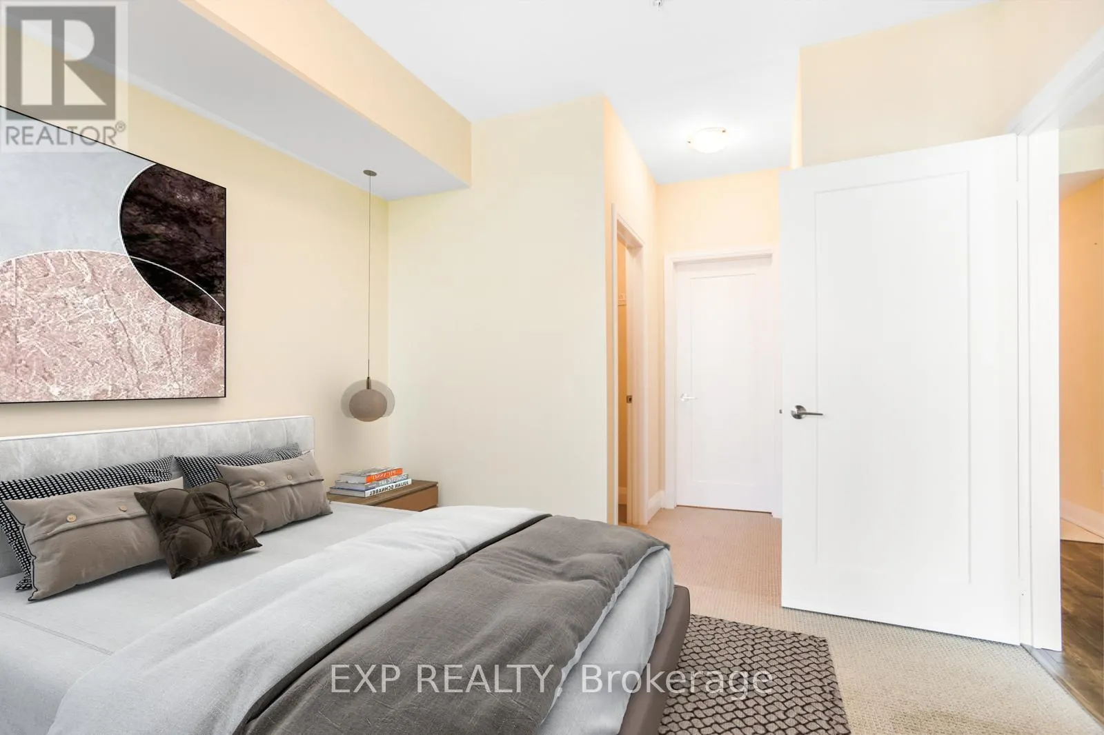 216 - 16 CONCORD PLACE