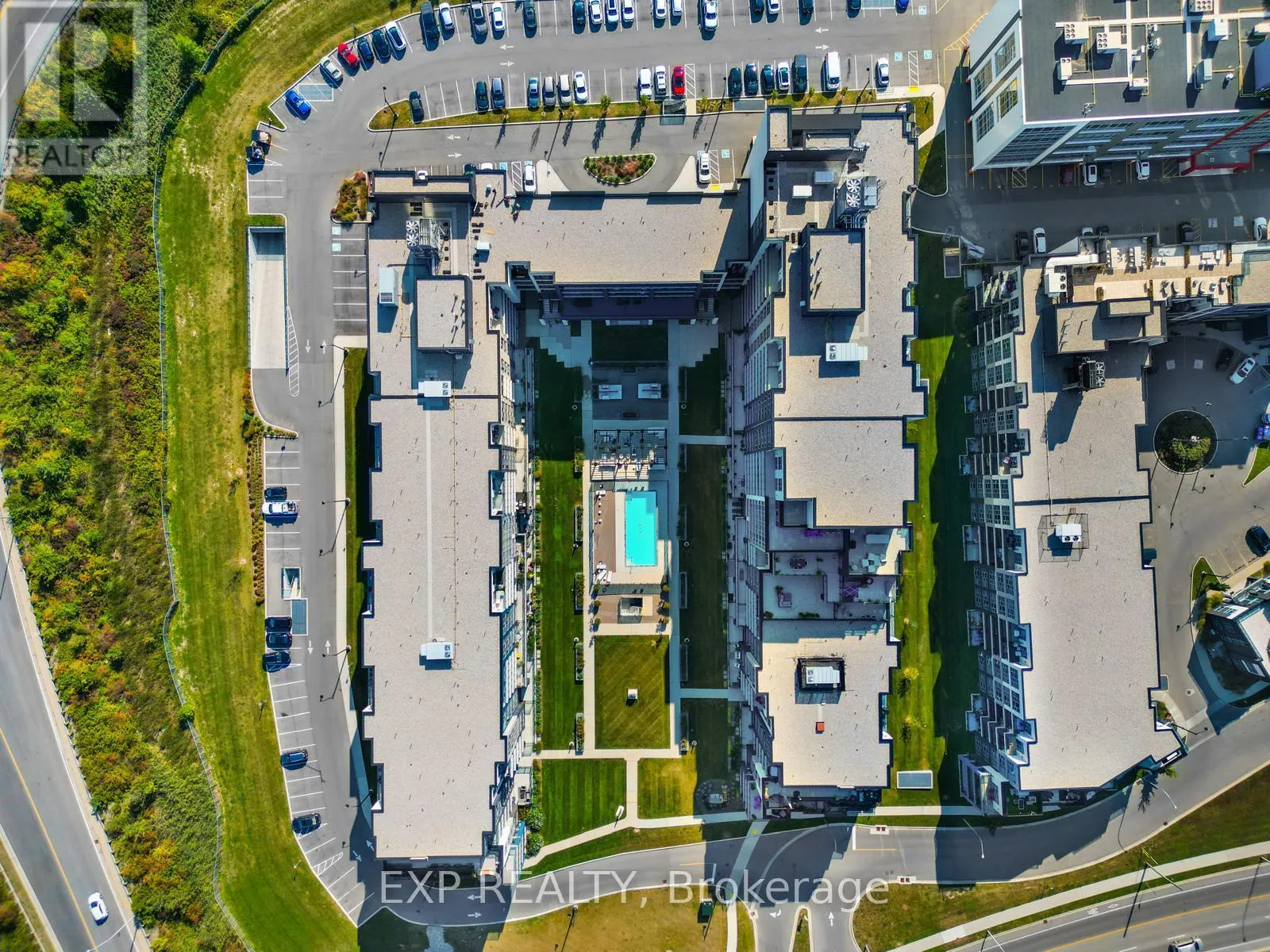 216 - 16 CONCORD PLACE