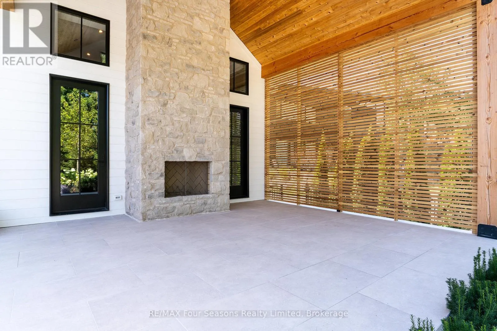 110 WYANDOT COURT