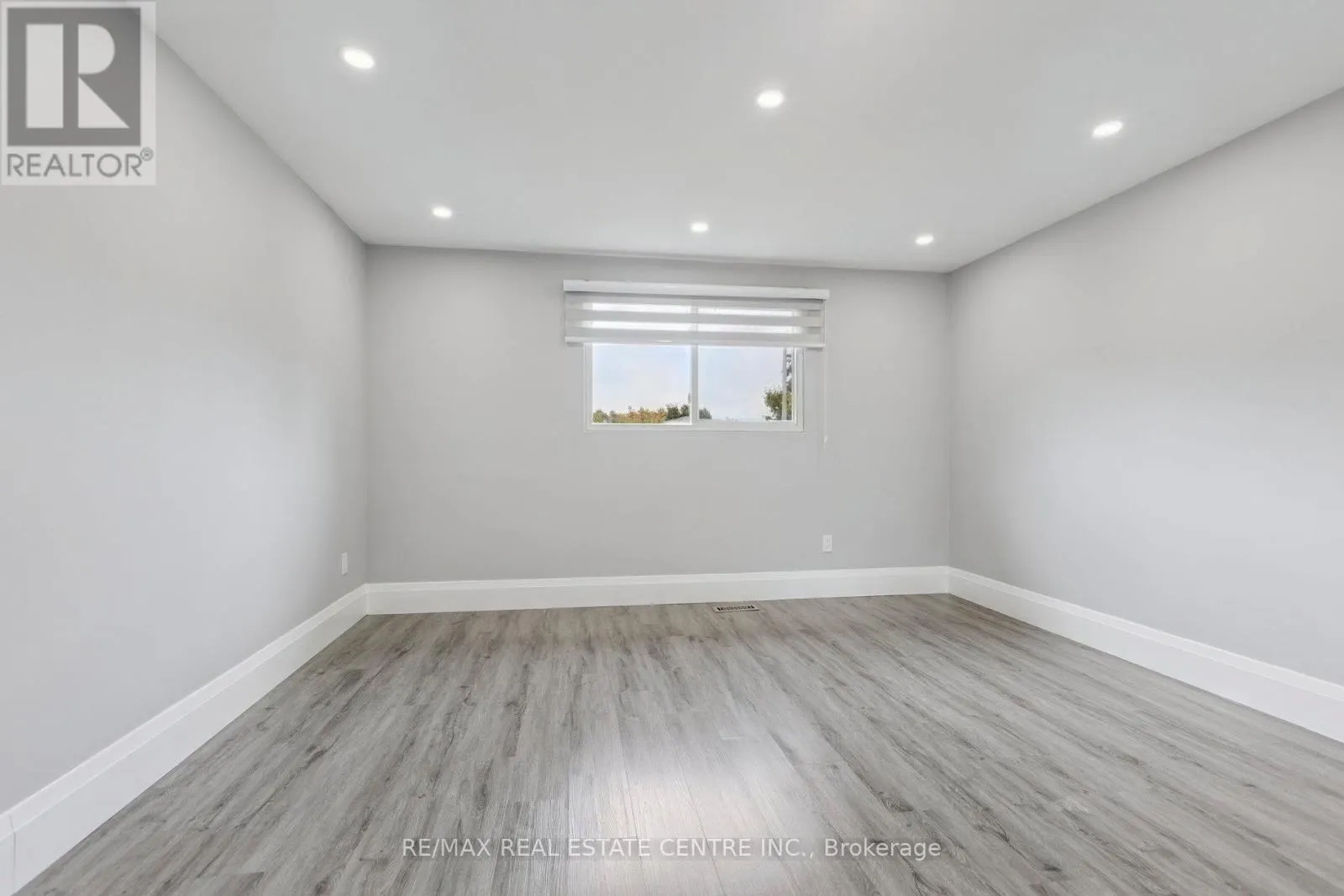 122 MOOREGATE CRESCENT