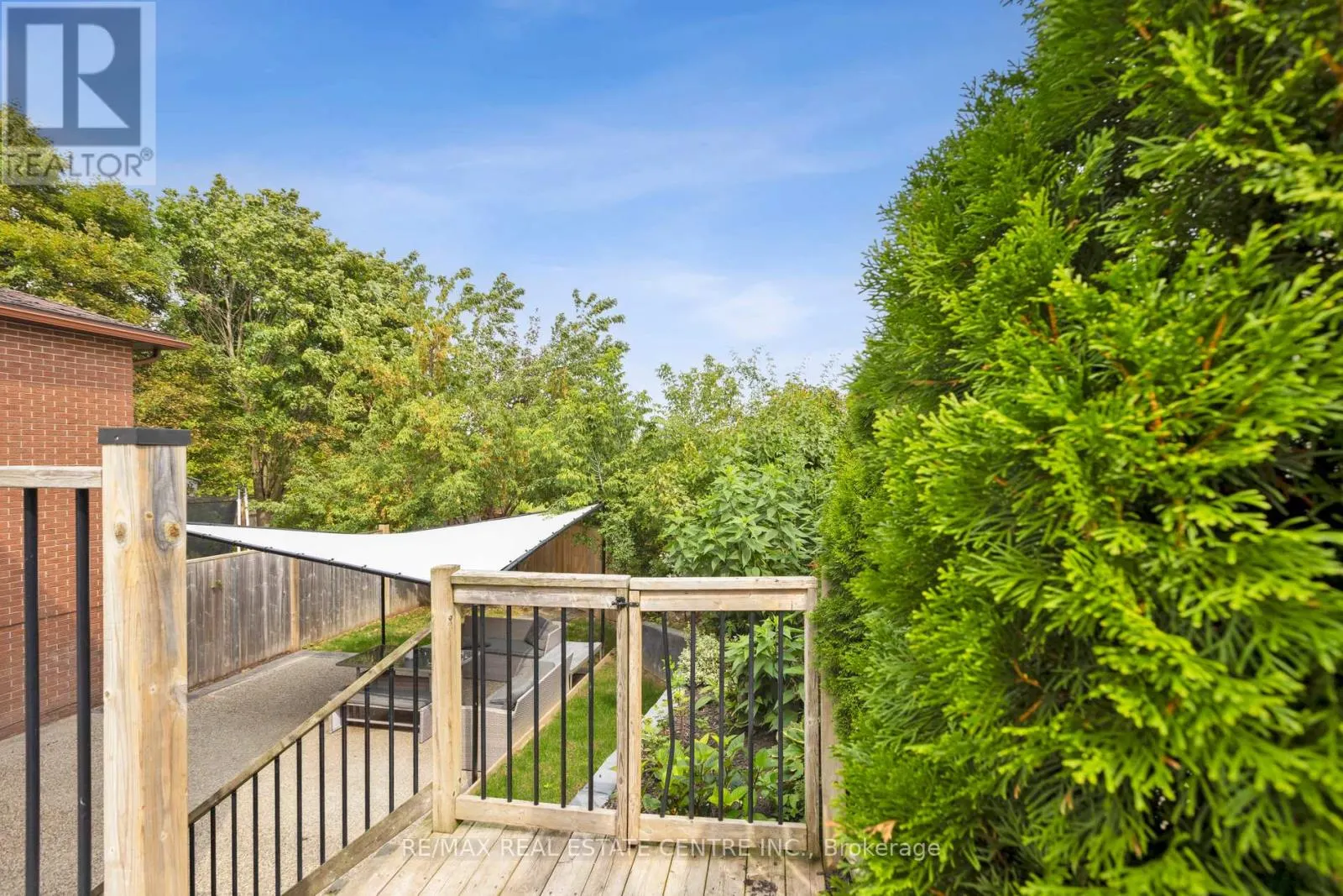 122 MOOREGATE CRESCENT