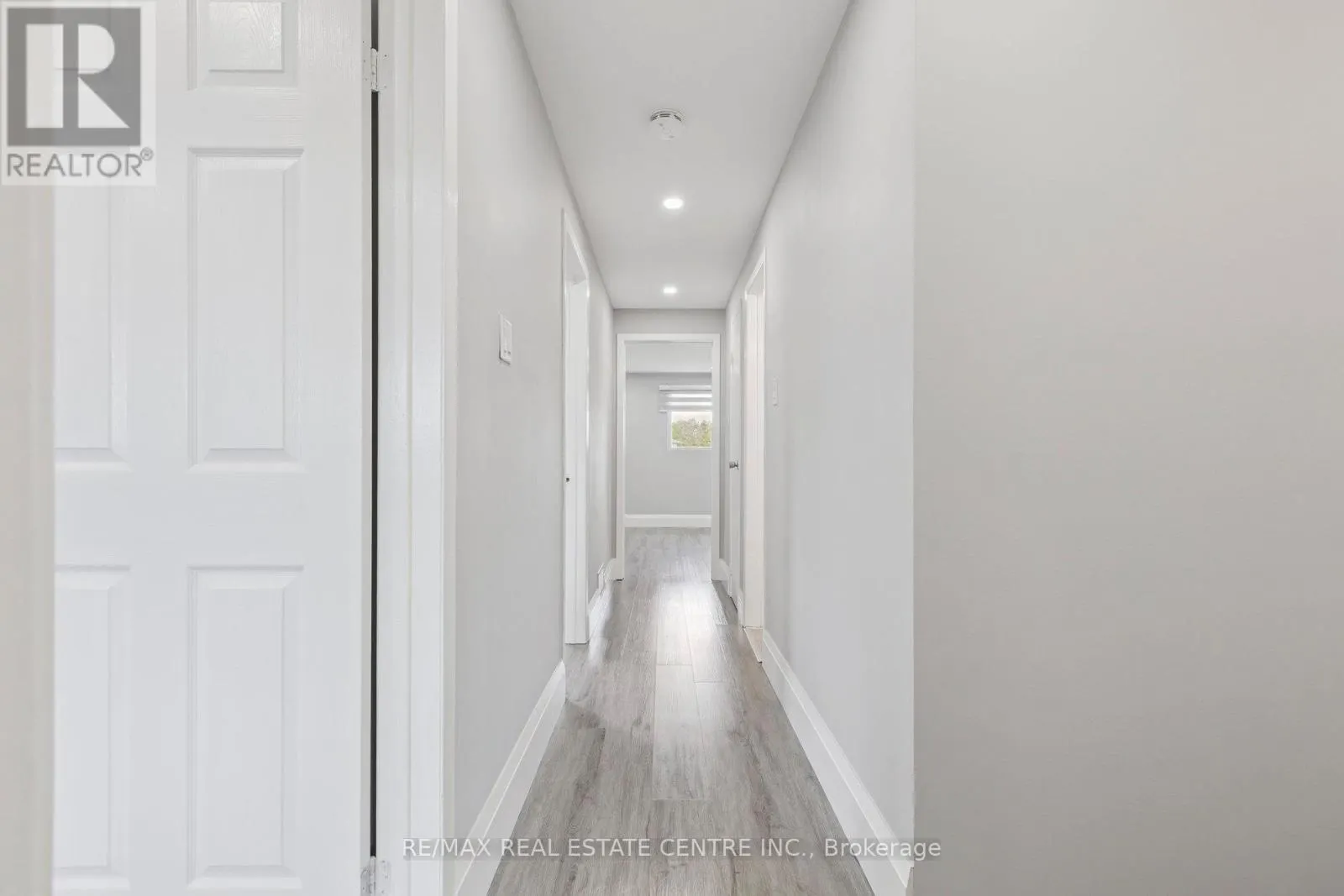 122 MOOREGATE CRESCENT