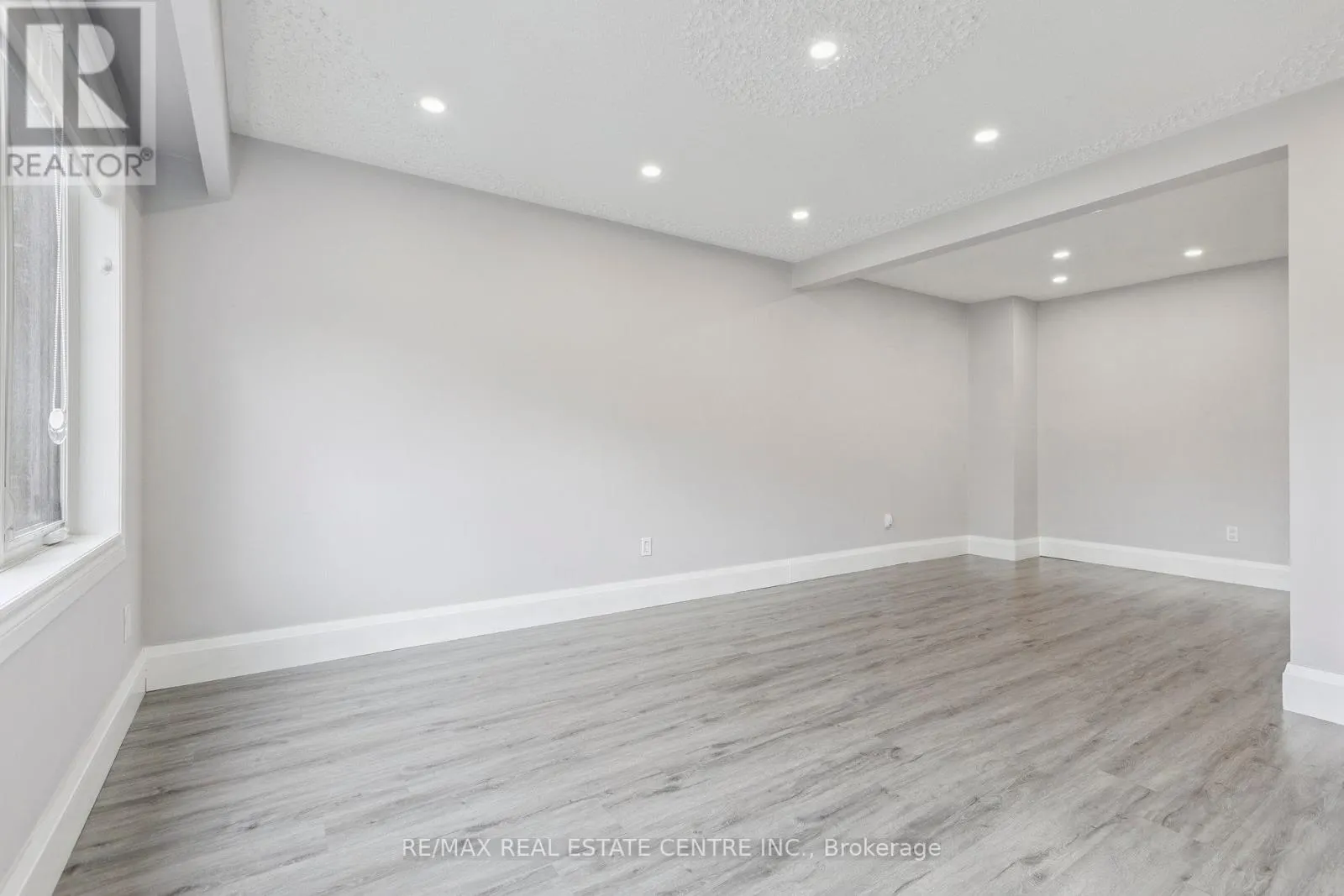 122 MOOREGATE CRESCENT