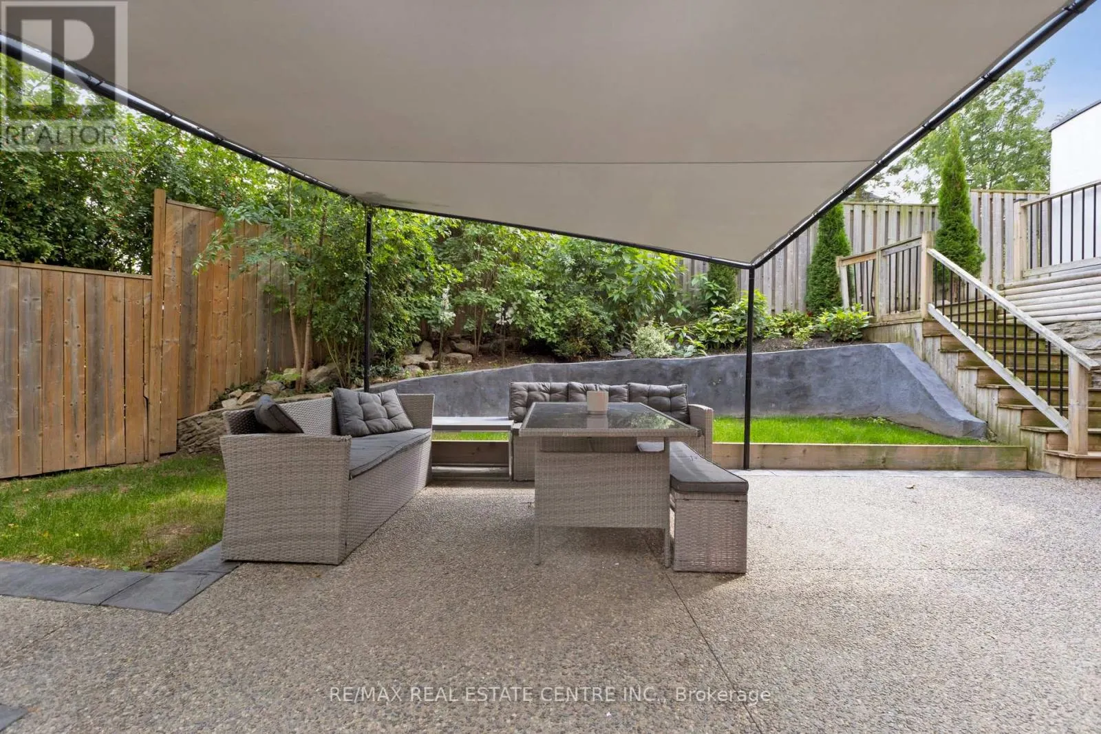 122 MOOREGATE CRESCENT