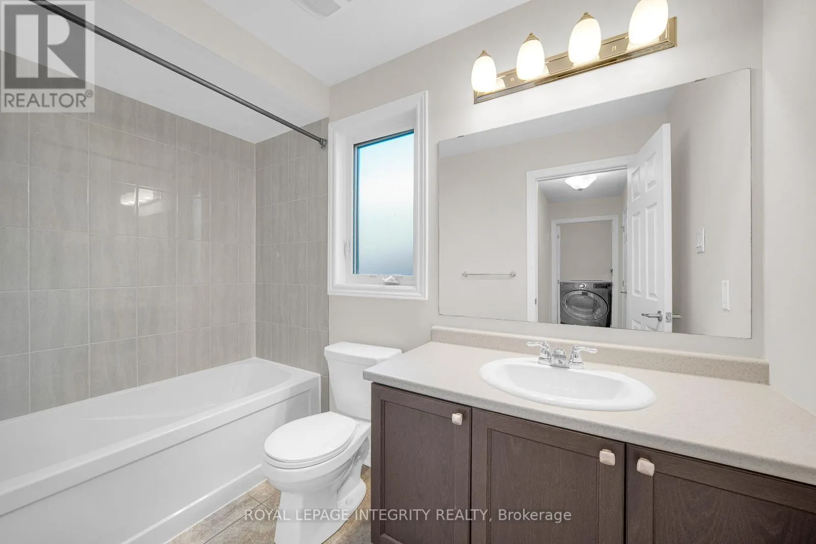 215 MERAK WAY