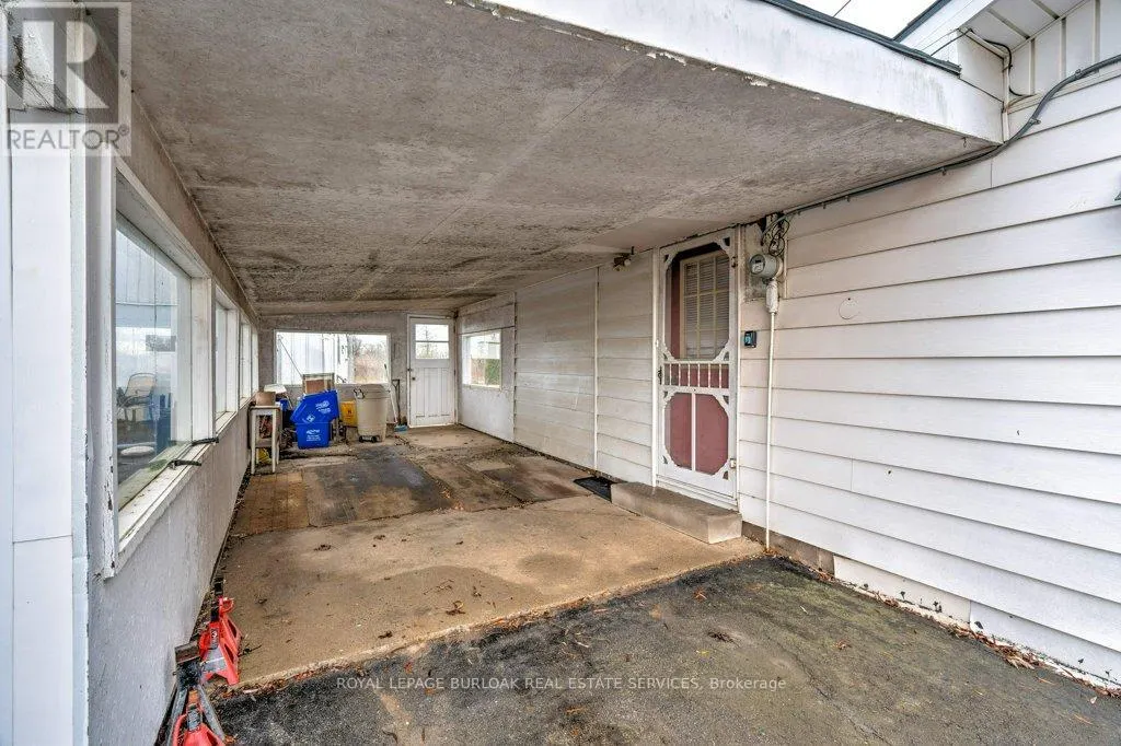 114 SECOND ROAD E