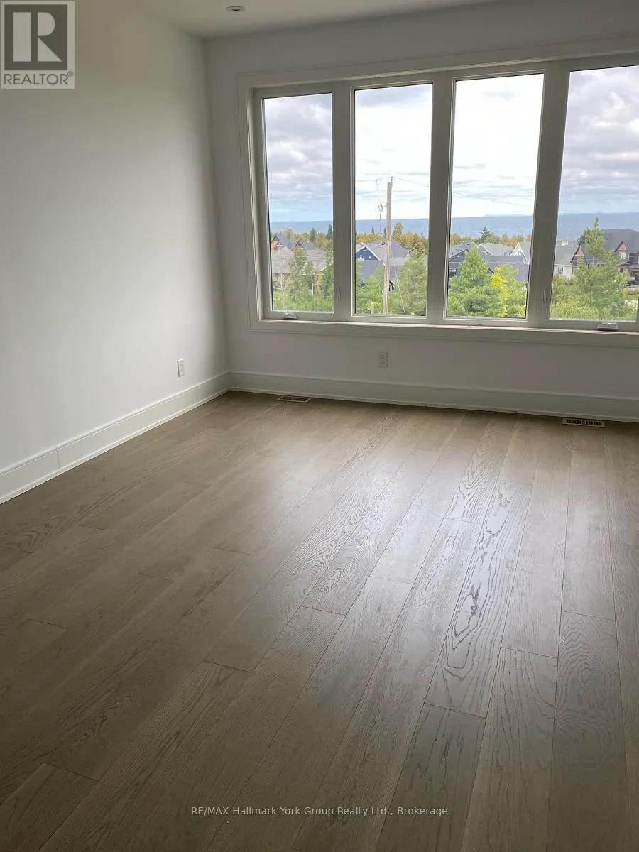 10 WATERVIEW LANE