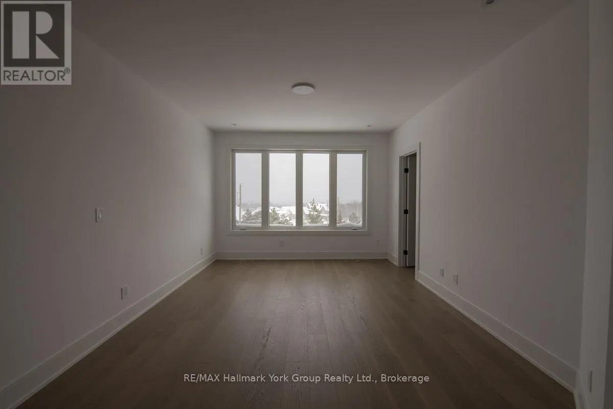 10 WATERVIEW LANE