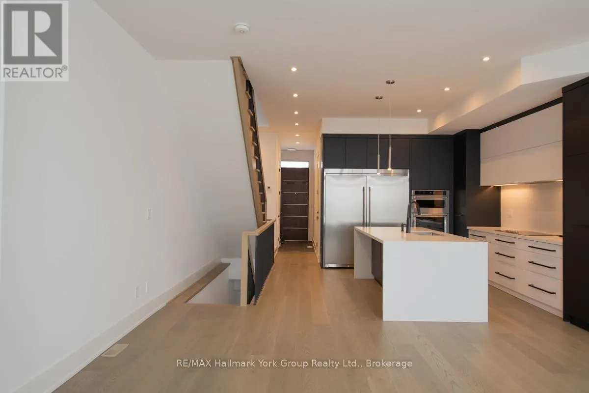 10 WATERVIEW LANE