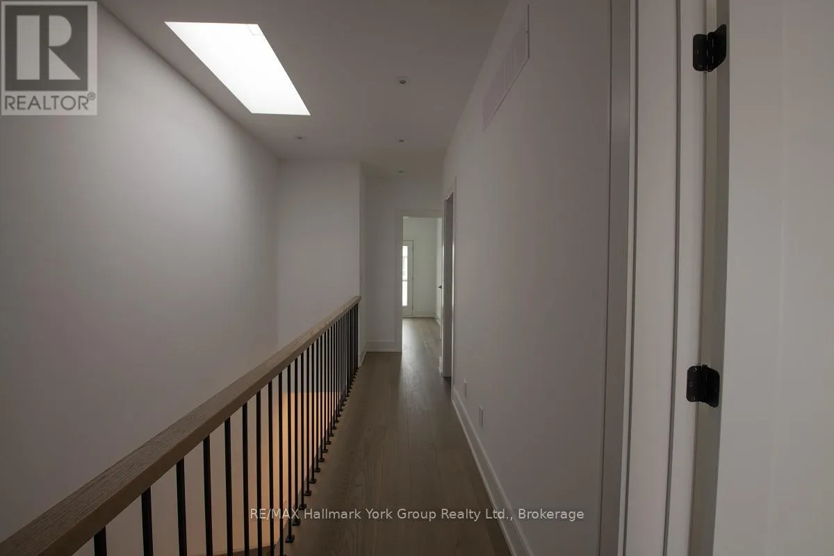 10 WATERVIEW LANE