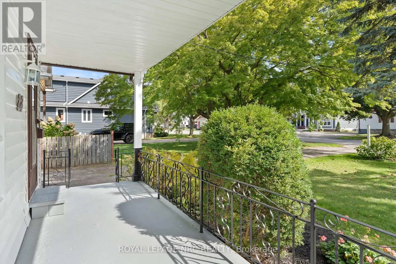 88 BAYVIEW DRIVE