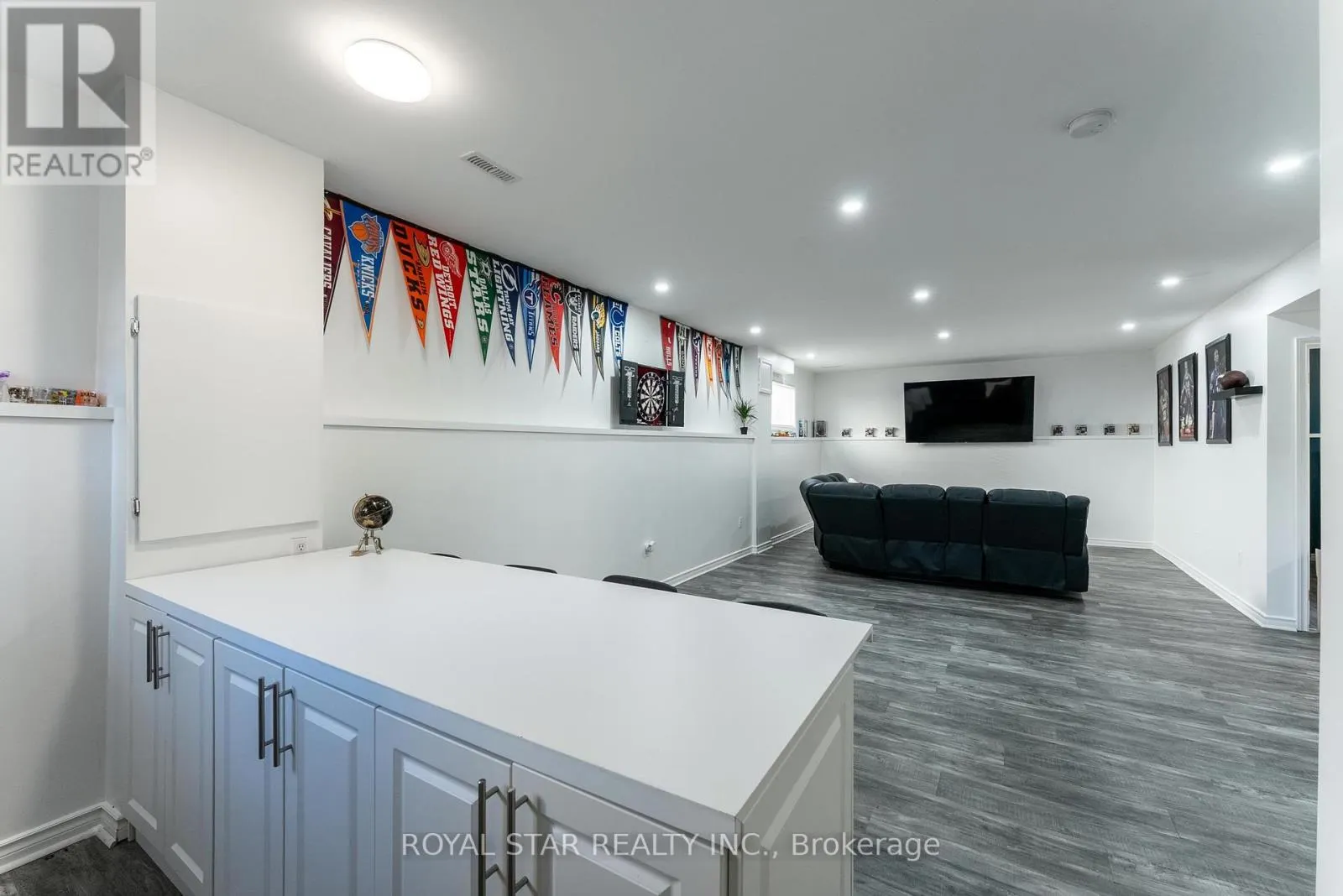3 KERR CRESCENT
