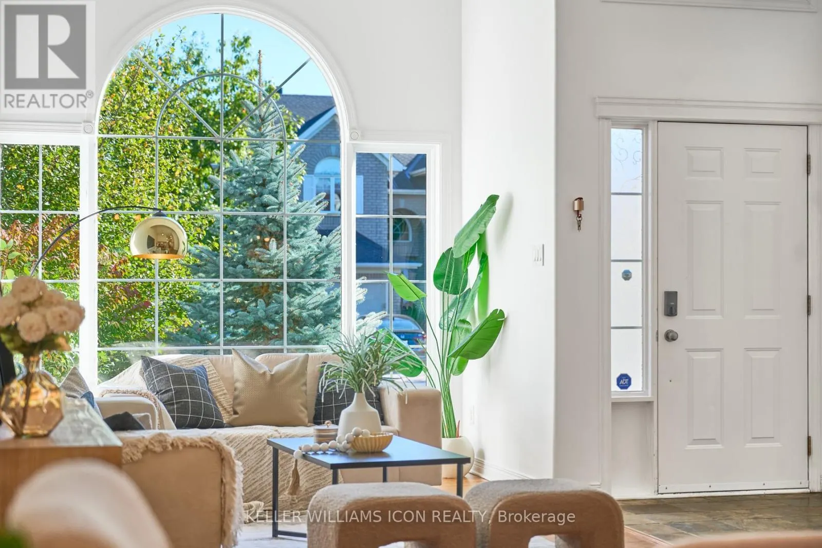 10 PONDHOLLOW WAY