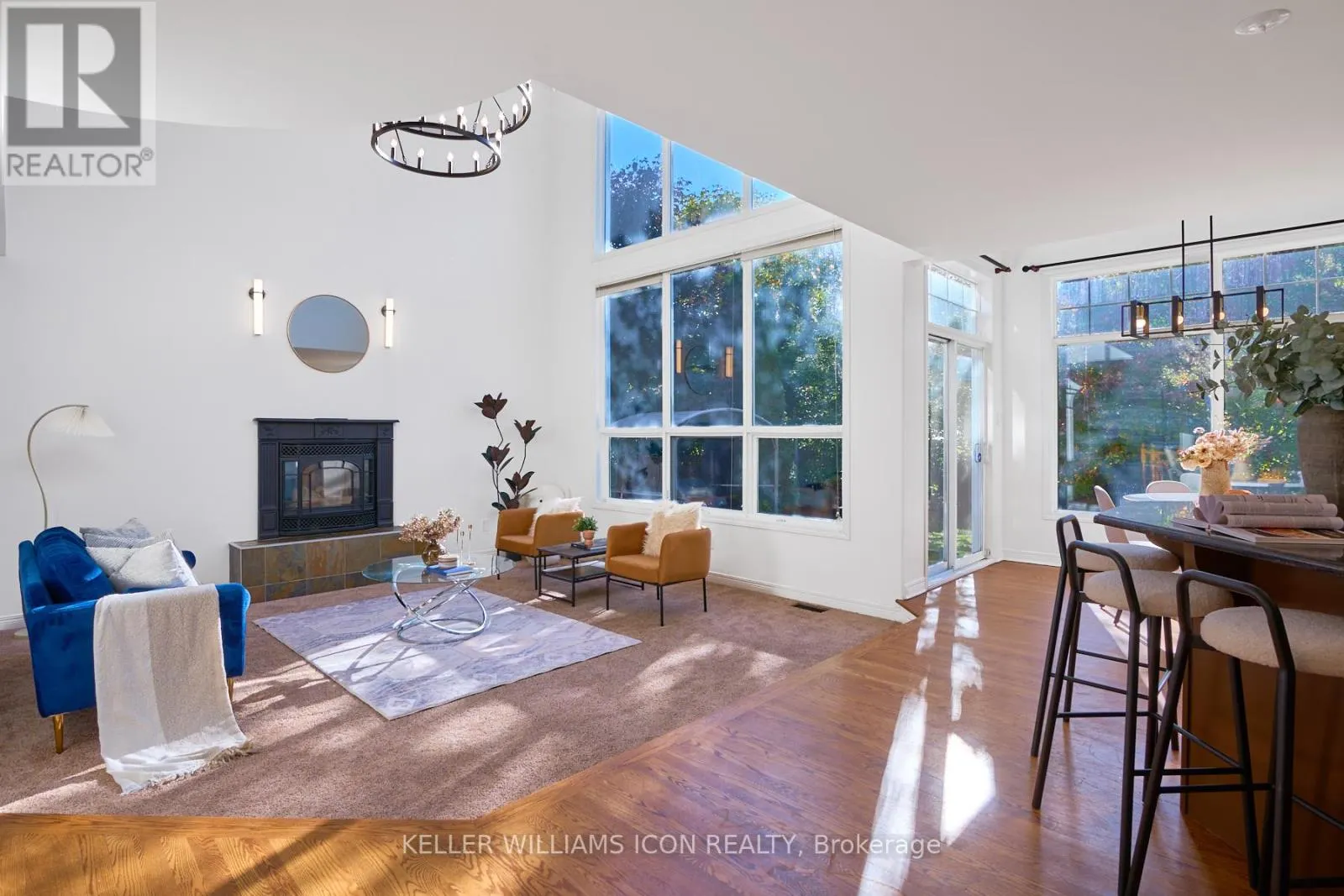 10 PONDHOLLOW WAY
