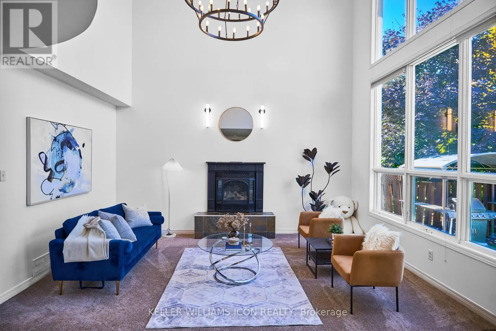 10 PONDHOLLOW WAY