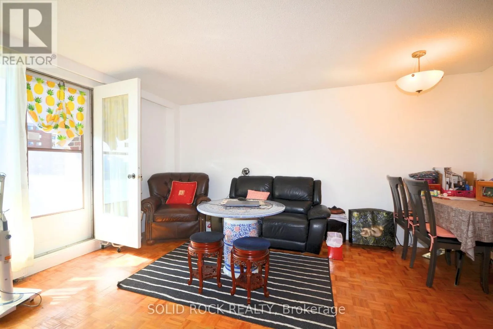 812 - 3100 CARLING AVENUE