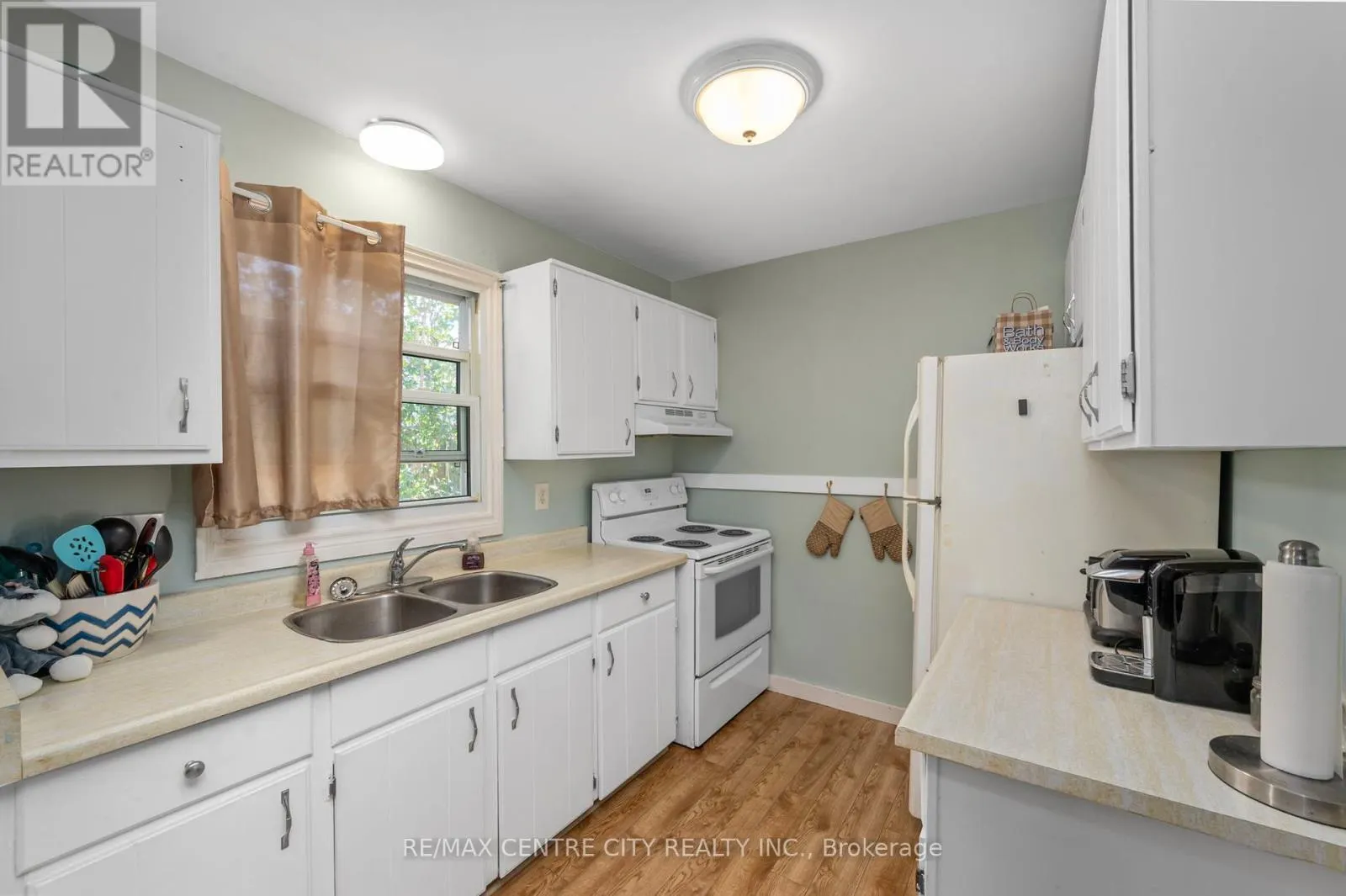 110 - 690 LITTLE GREY STREET E, #110