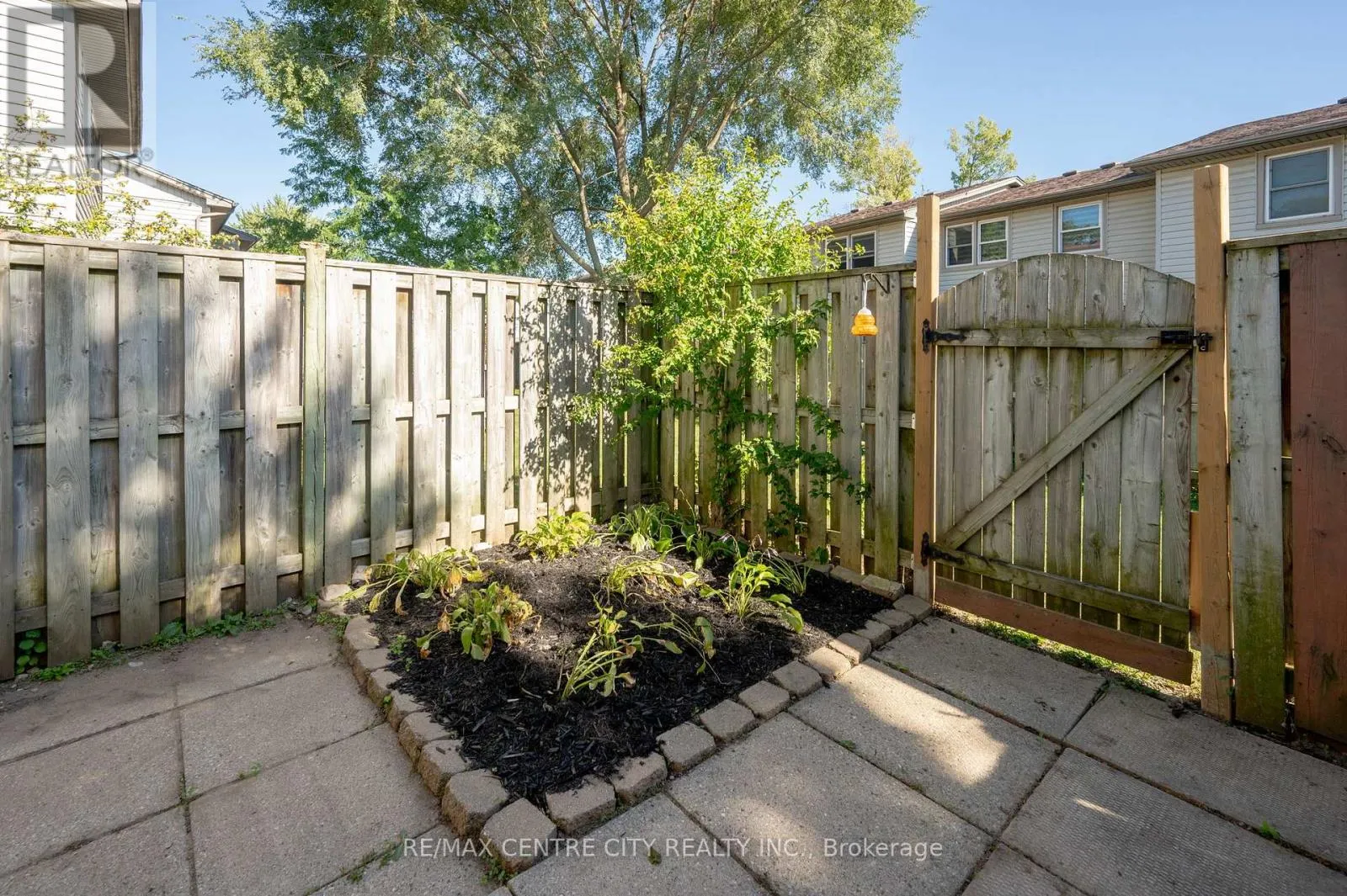 110 - 690 LITTLE GREY STREET E, #110