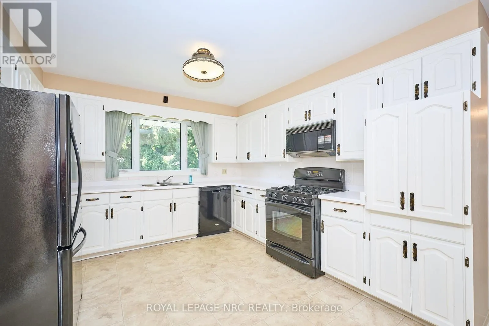 125 DALEVIEW DRIVE