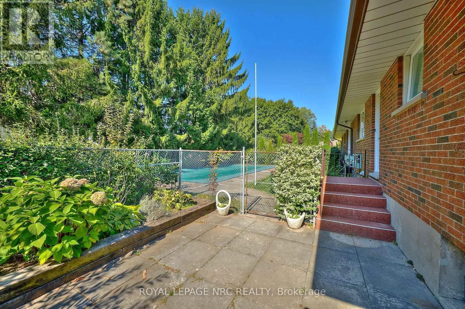 125 DALEVIEW DRIVE