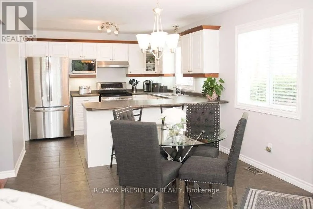 1657 BAYSWATER CRESCENT