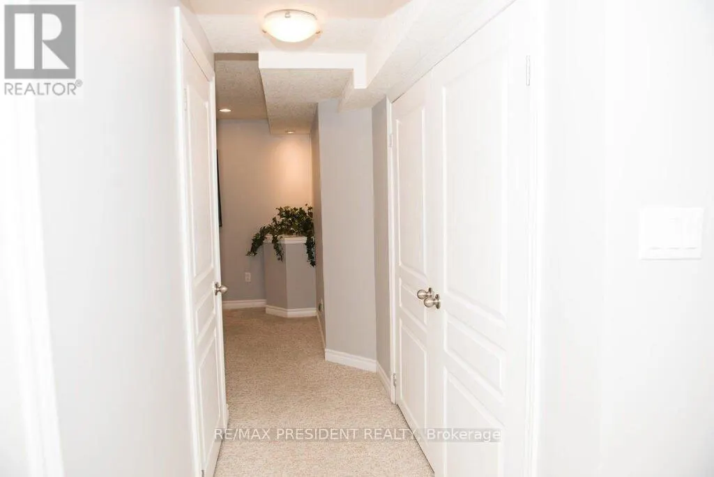 1657 BAYSWATER CRESCENT