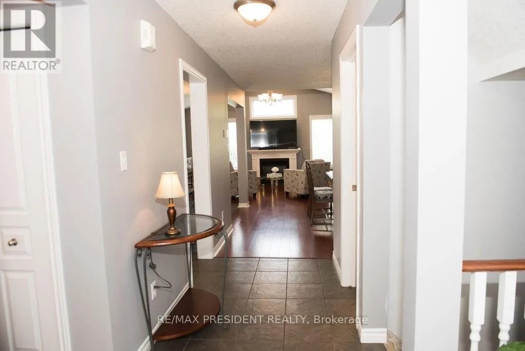 1657 BAYSWATER CRESCENT