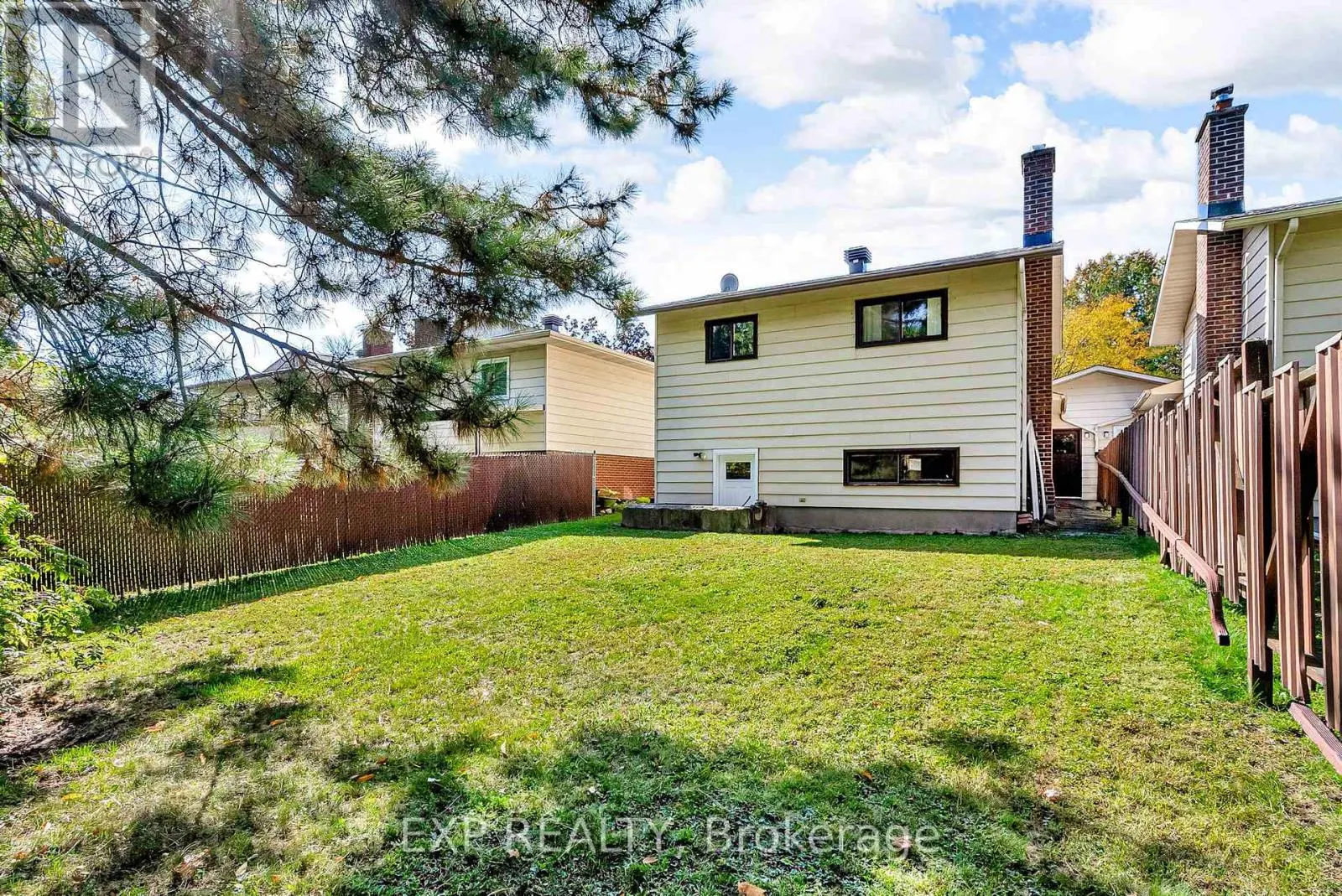 660 CHAMPLAIN DRIVE