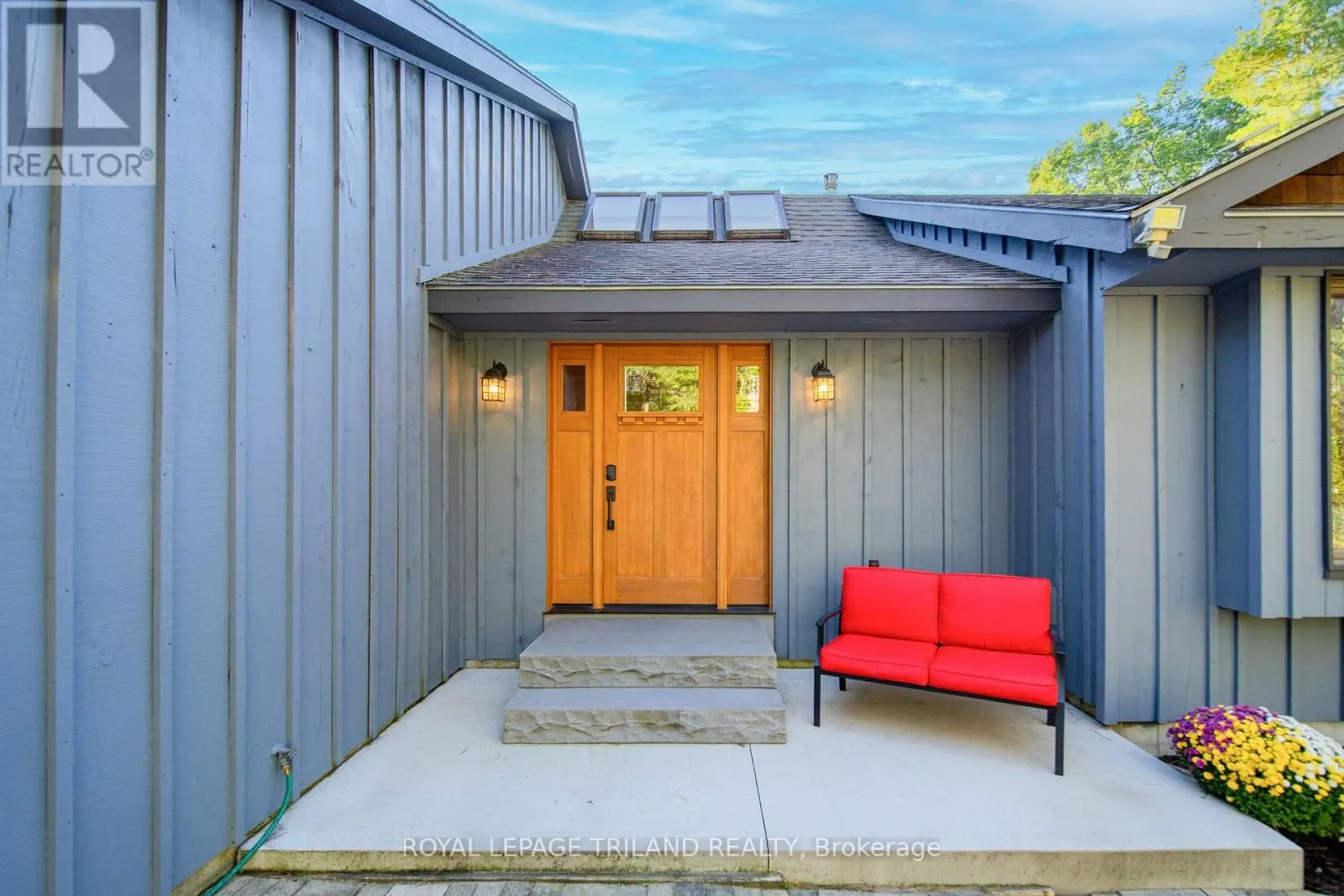 10395 PINETREE DRIVE