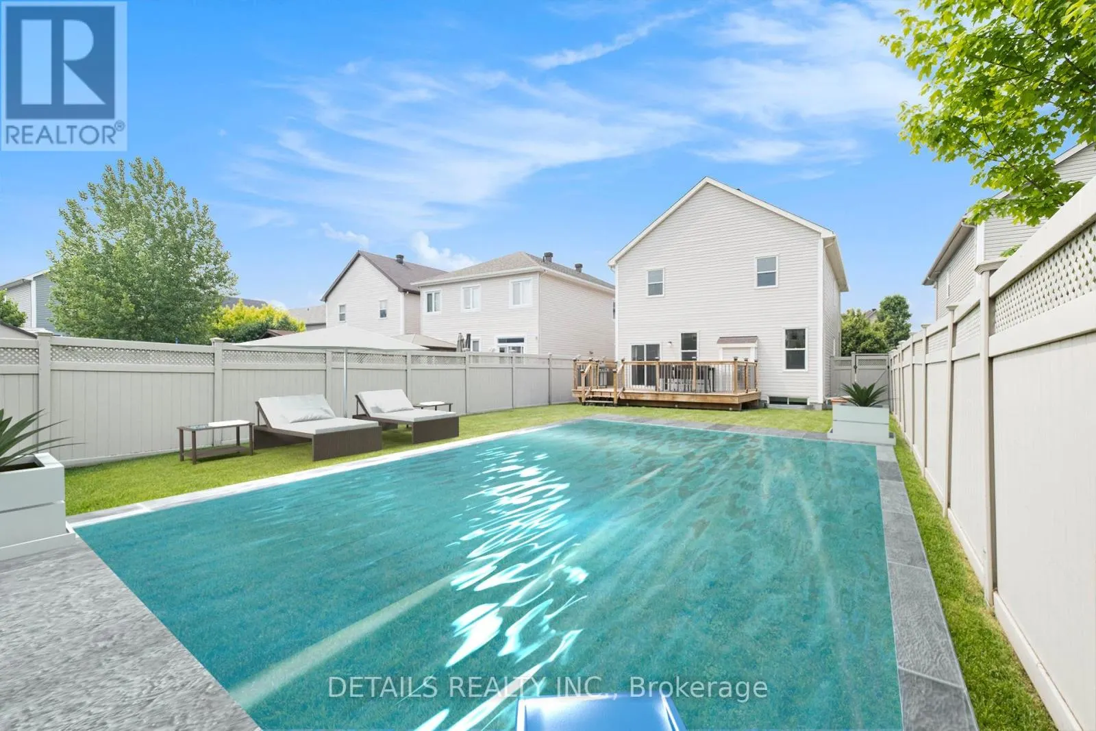 809 PINNACLE STREET