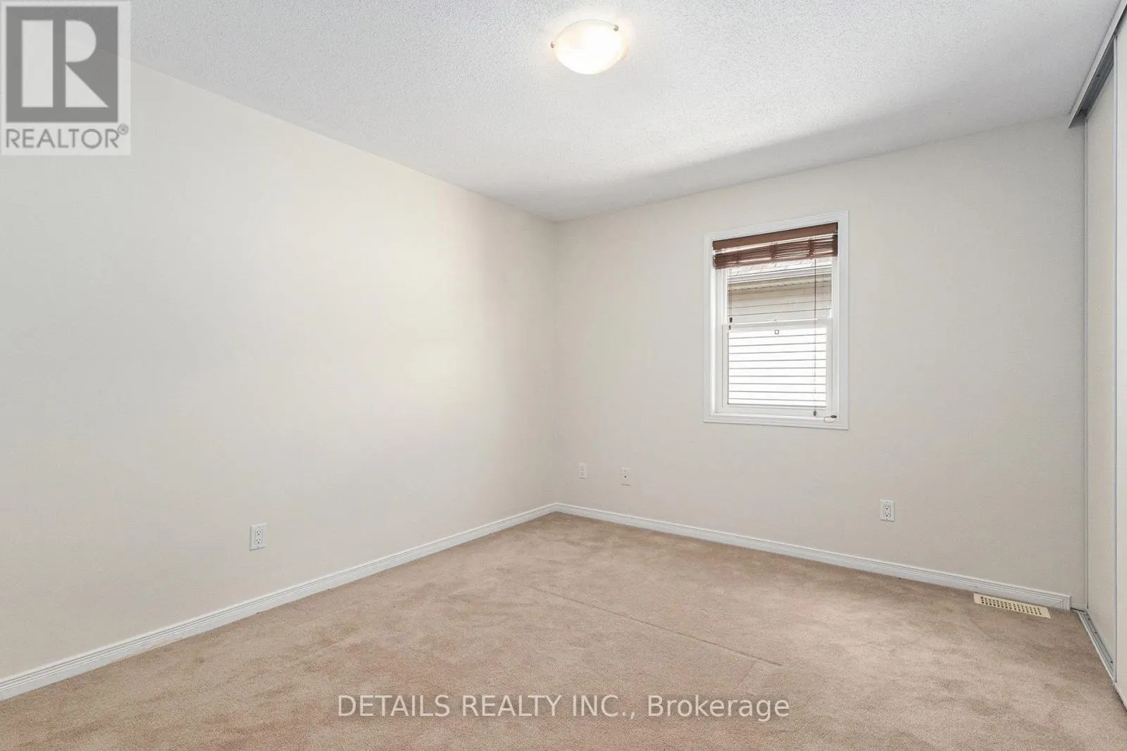 809 PINNACLE STREET