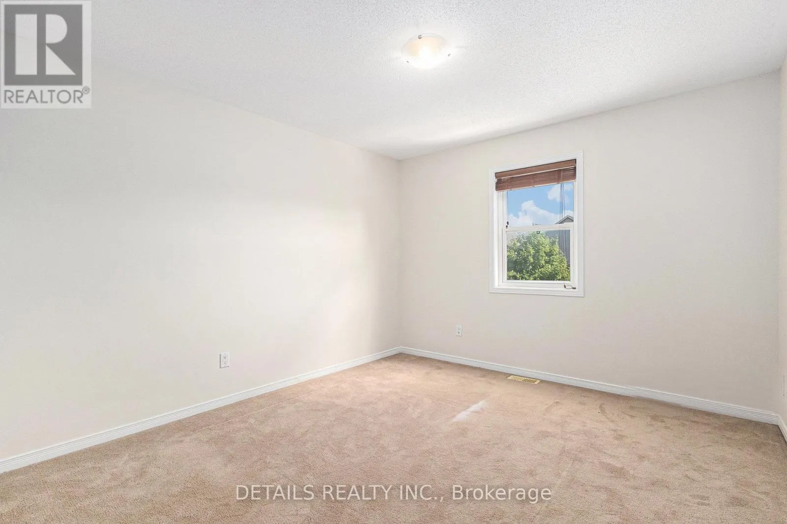 809 PINNACLE STREET