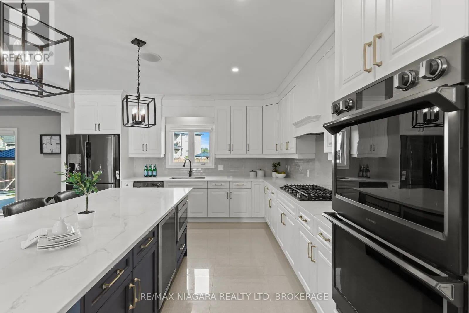 55 SPRUCE CRESCENT