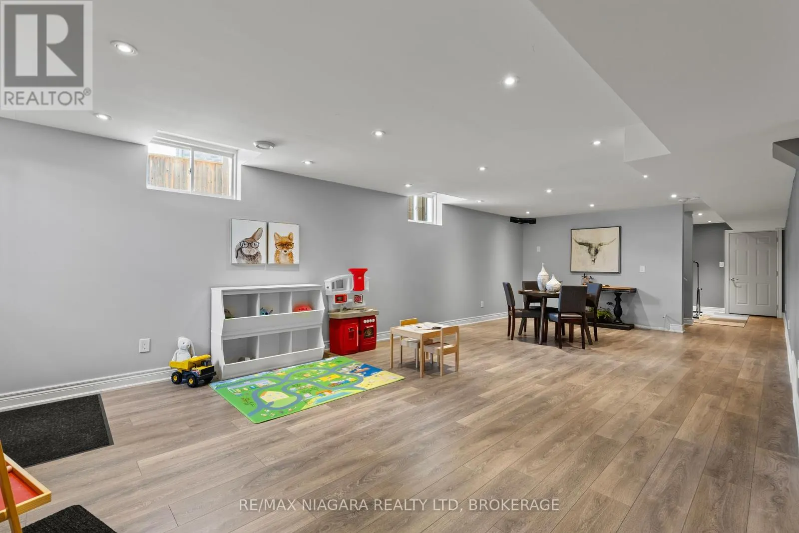55 SPRUCE CRESCENT
