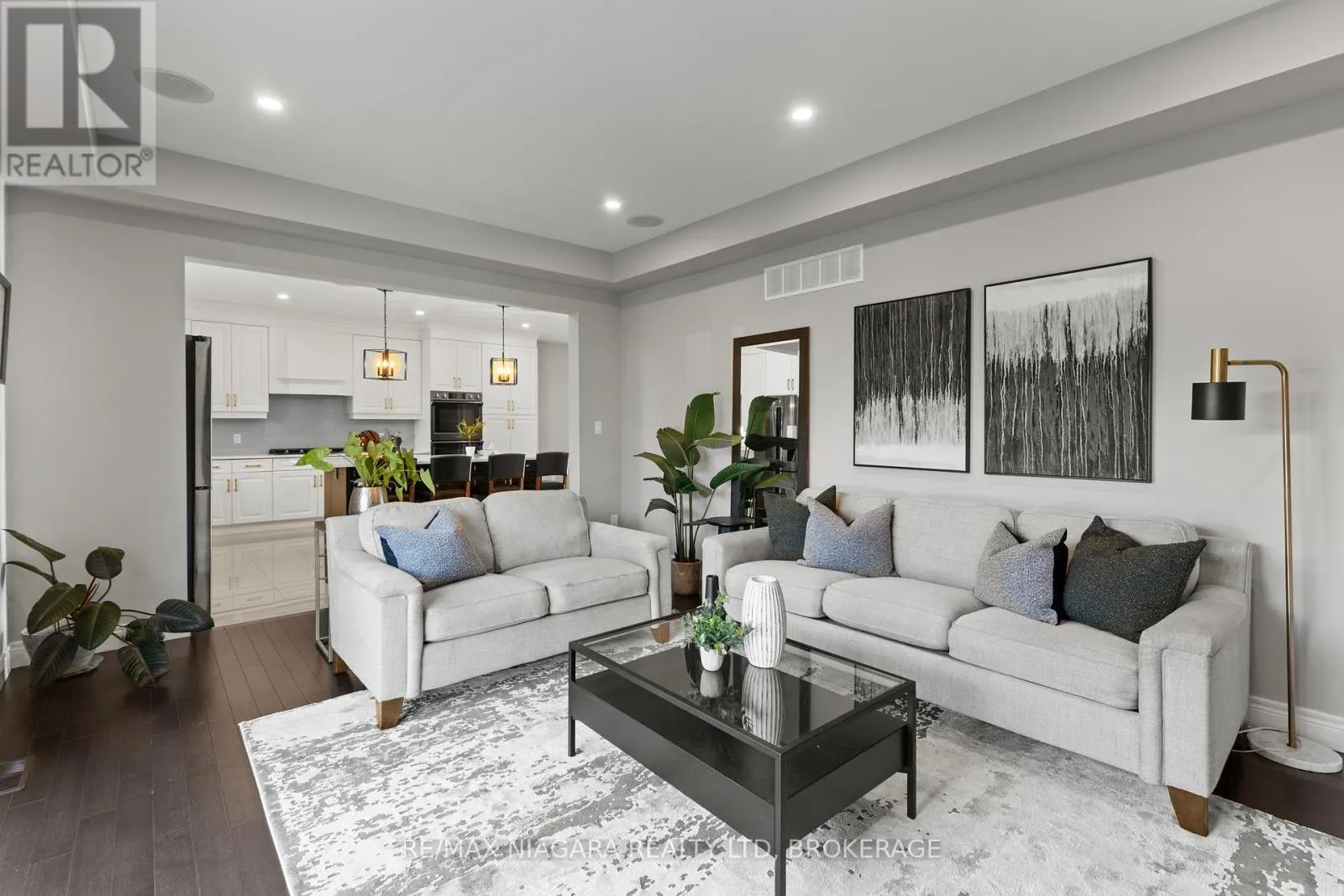 55 SPRUCE CRESCENT