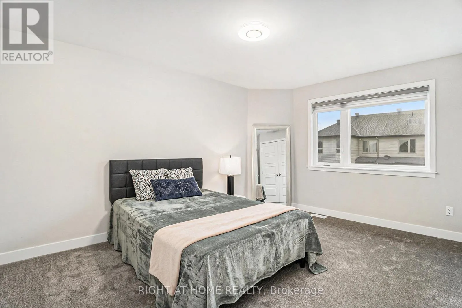 203 OSTERLEY WAY