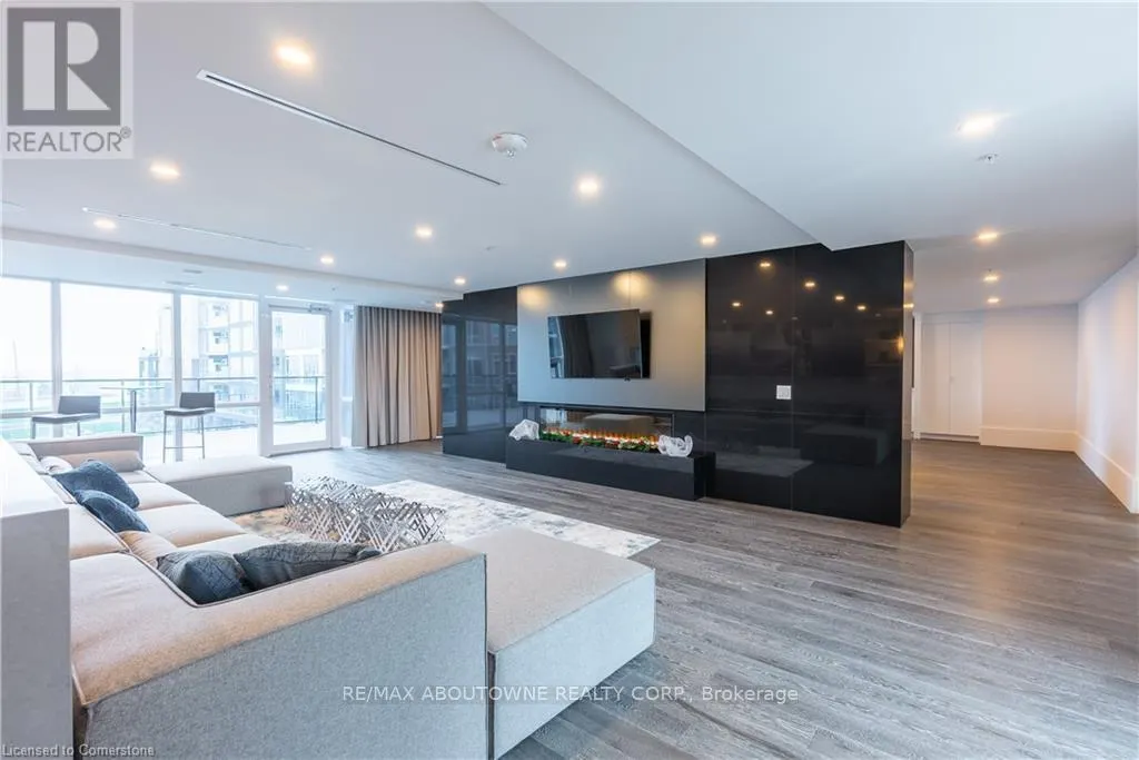 621 - 16 CONCORD PLACE