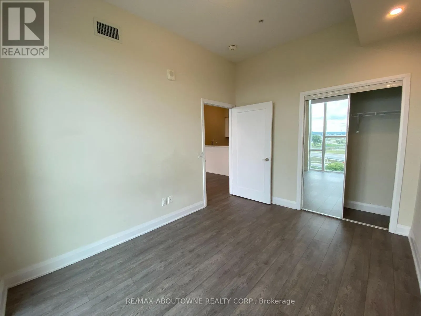 621 - 16 CONCORD PLACE