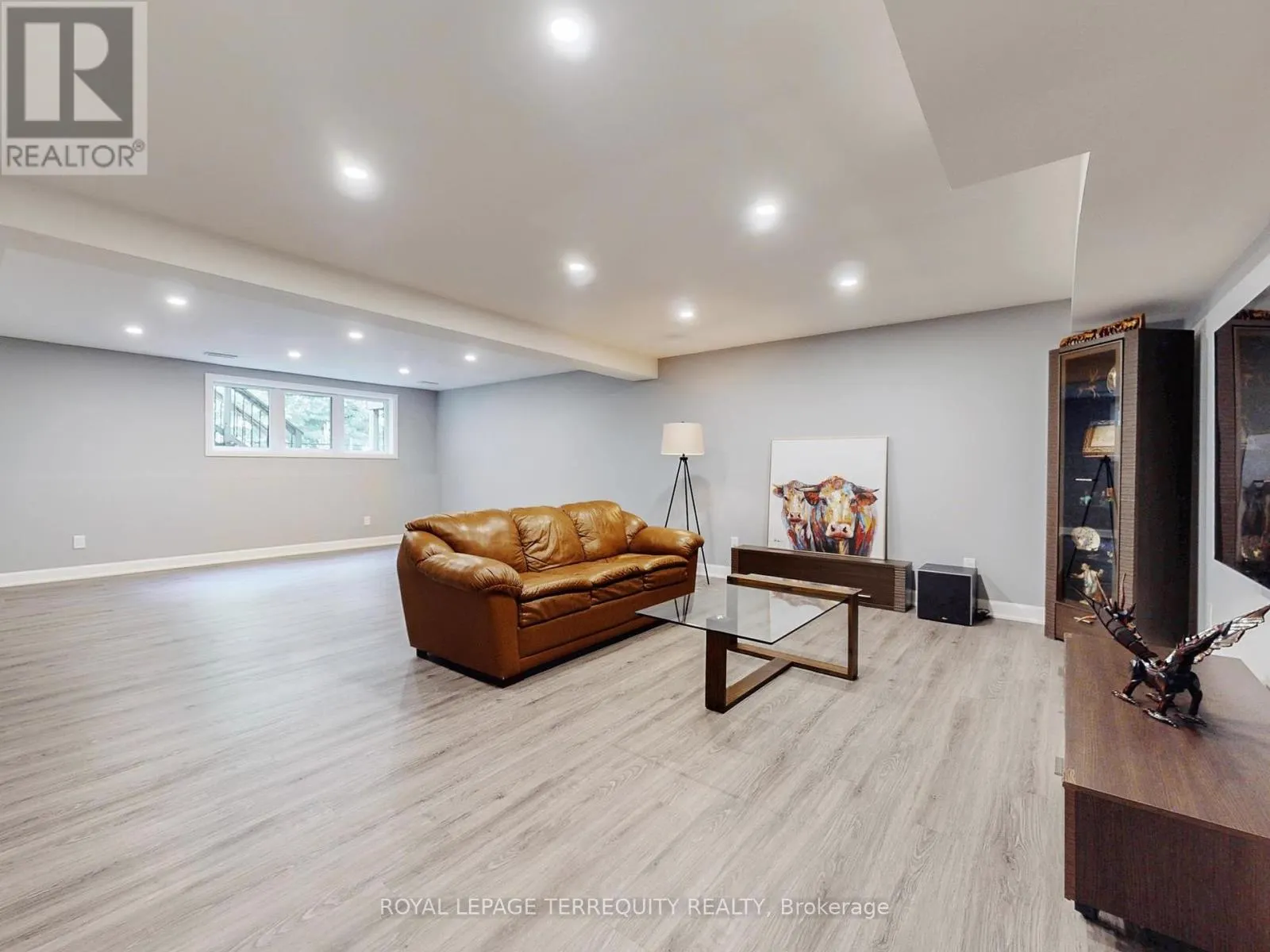 6 - 9245 SHOVELLER DRIVE